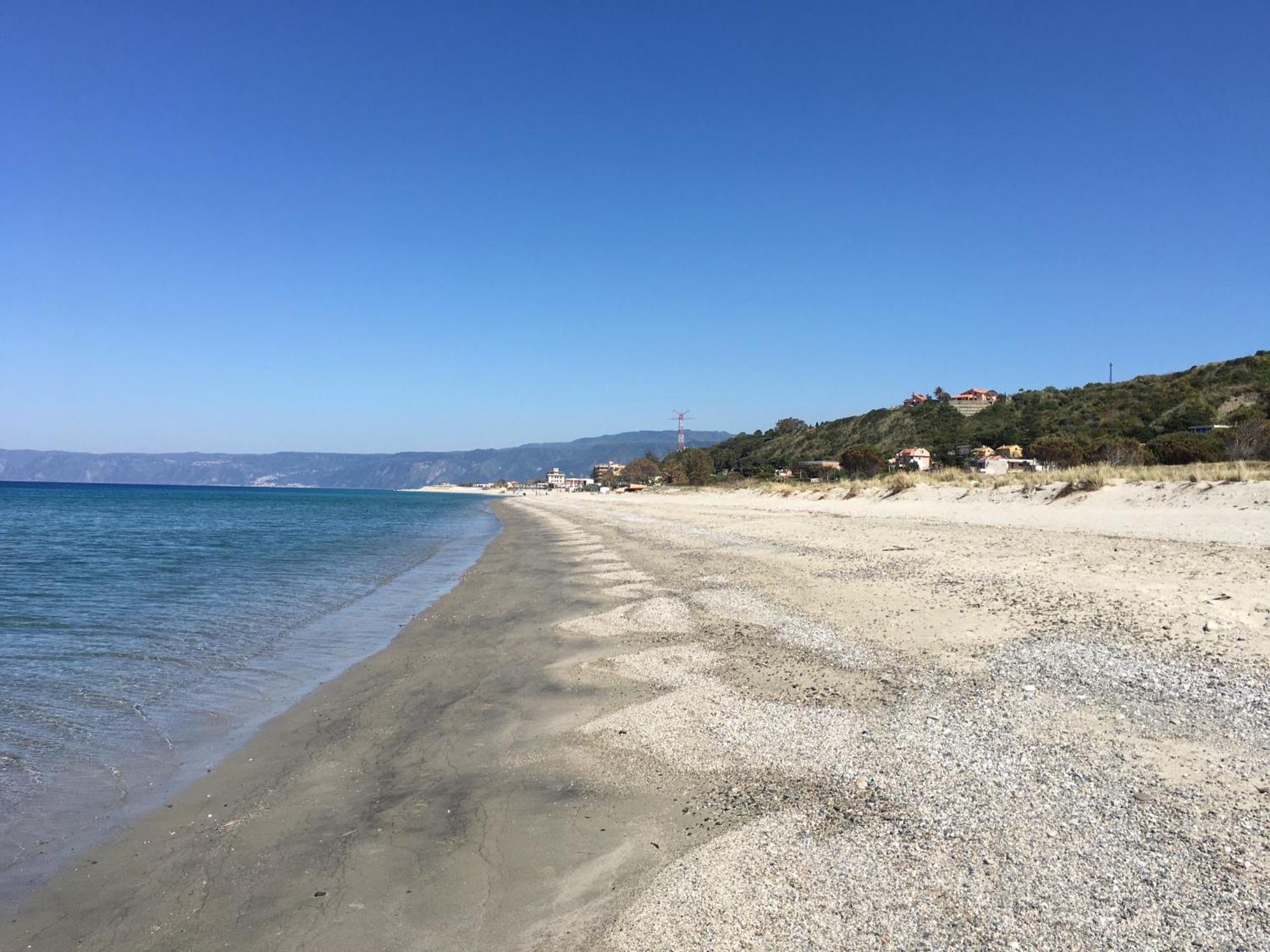 Casa Sulla Spiaggia- Mortelle Messina Luaran gambar